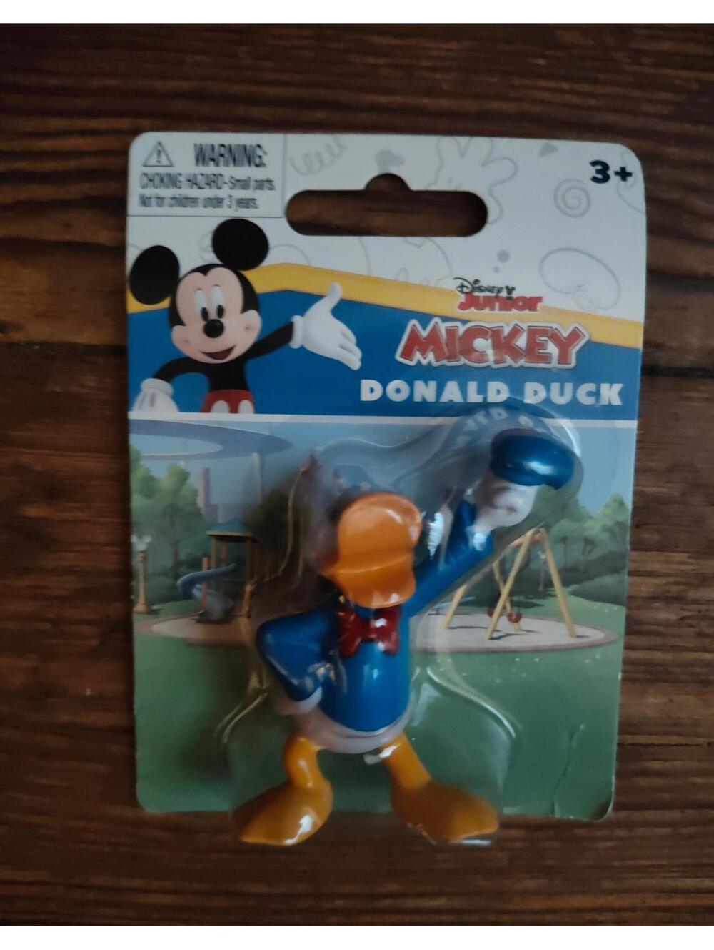 Disney Jr. 2.5" Figure PVC, Donald Duck Holding Hat NEW